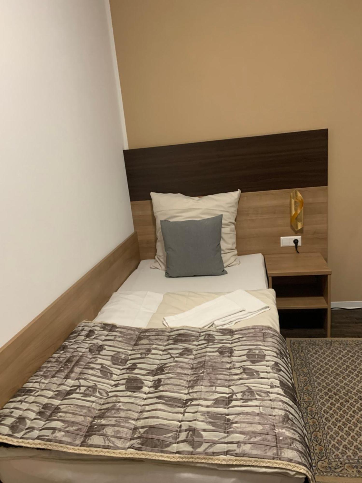 Hotel Pizzeria Da Beni Kochersteinsfeld Bagian luar foto